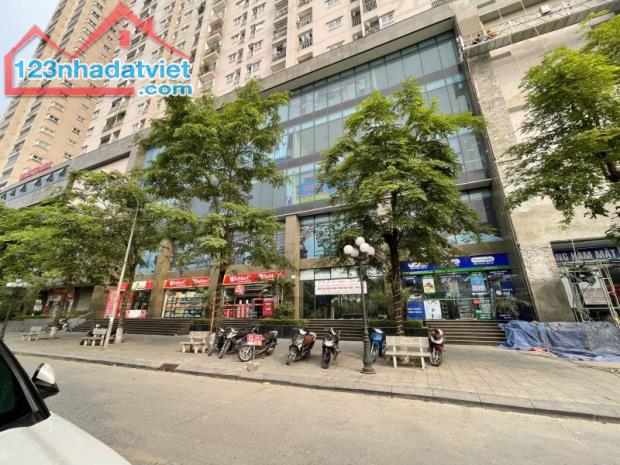 👋👋👋Shophouse Tầng 1 Gemek Tower 57m2 - MT6m 👌👌👌Đang cho thuê 15tr/tháng ✌️✌️✌️ Pháp - 1