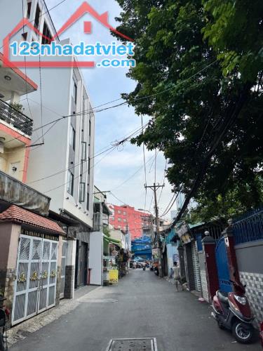 Bán đất tặng nhà.Hẻm xe hơi Quang Trung p11 Gò Vấp. chỉ 6 tỷ6