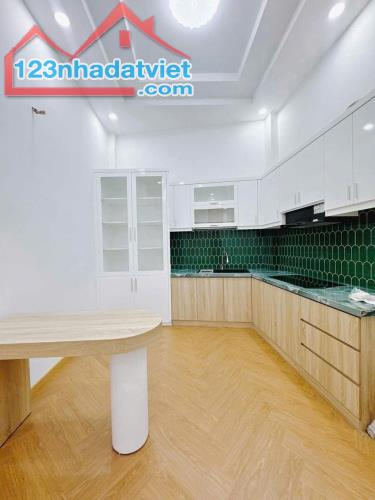 NHÀ SIÊU ĐẸP KHÁNH HỘI P.4 Q.4 THIẾT KẾ RIÊNG 4 TẦNG BÊ TÔNG CHỈ NHỈNH 6T - 1