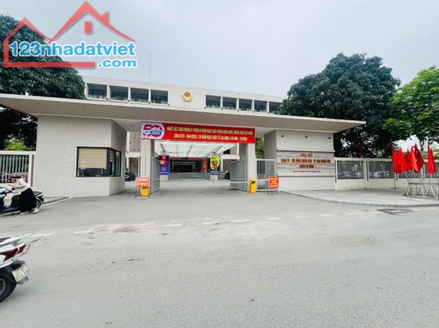 Nhà Trung Tâm Hành Chính Quận Hà Đông, 4 tầng vỉa hè kinh doanh đẳng cấp. Giá hơn 15 tỷ