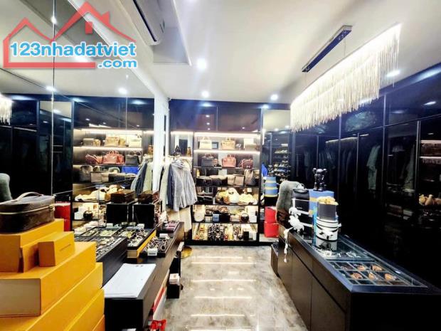 THANG  MÁY_ NHÀ ĐEP_NỘI THẤT ĐẸP_ PHÒNG HÁT XỊN XÒ. - 3