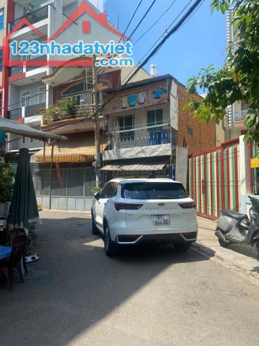 BÁN NHÀ GẦN KÊNH TÂN HOÁ, TÂN PHÚ, HẺM XE HƠI QUAY ĐẦU, NHỈNH 4 TỶ - 1