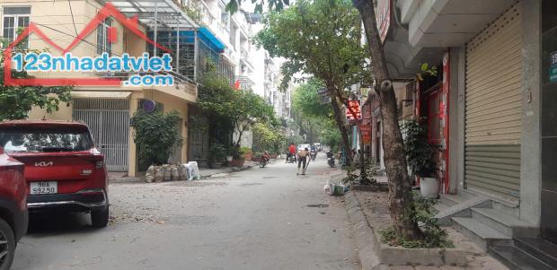 BÁN ĐẤT TẶNG NHÀ 46m2 VĂN QUÁN, ÔTÔ TRÁNH, KINH DOANH, 12.8 tỷ