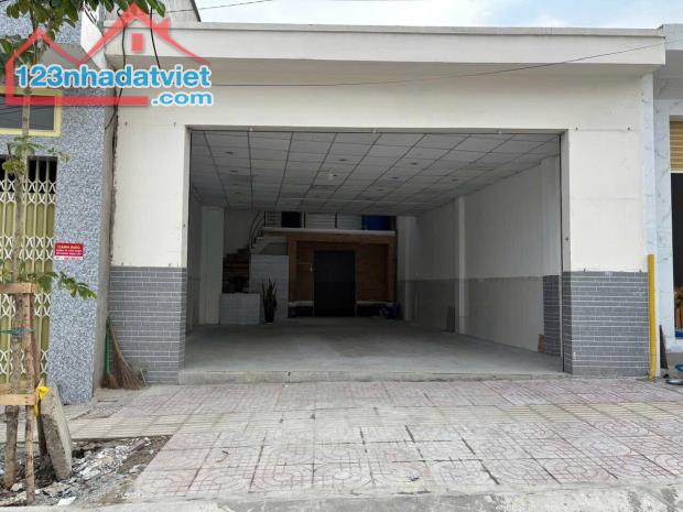 Nhà Mặt Tiền Rộng, Vị Trí Kinh Doanh Đắc Địa – Gần Quốc Lộ, Thuận Tiện Giao Thông