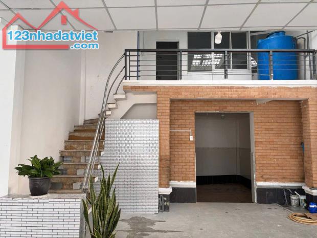 Nhà Mặt Tiền Rộng, Vị Trí Kinh Doanh Đắc Địa – Gần Quốc Lộ, Thuận Tiện Giao Thông - 3