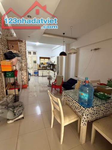 Bán nhà Đẹp ngay bến xe quận 8, giáp Tạ Quang Bửu, 4x22 phân lô chỉ 9 tỷ - 1