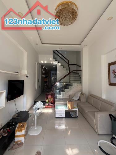 Bán nhà Đẹp ngay bến xe quận 8, giáp Tạ Quang Bửu, 4x22 phân lô chỉ 9 tỷ - 2