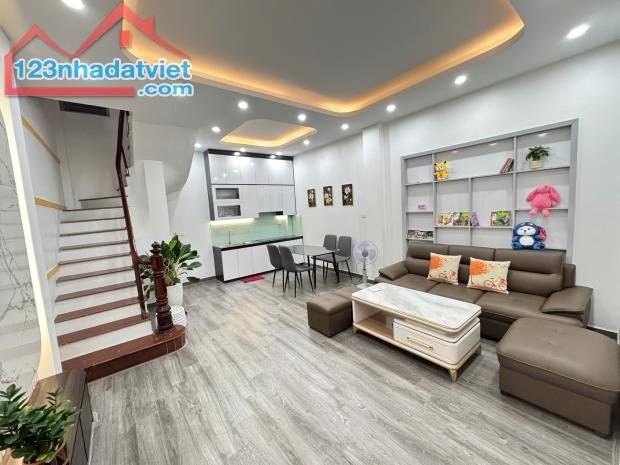 Có 102 ! Khương Trung Thanh Xuân , 45m2 4 Tầng, ngõ thoáng rộng,  ba gác đỗ cửa, 7.5 tỷ.