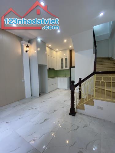 5,9 tỷ nhà 4 tầng, 4 ngủ, MT4m, gần ô tránh, kim giang , thanh xuân - 2