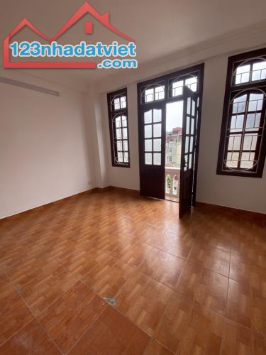 5,9 tỷ nhà 4 tầng, 4 ngủ, MT4m, gần ô tránh, kim giang , thanh xuân - 3