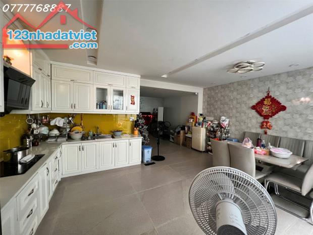 Bán nhà MT đg 25m xây đẹp gần chợ đầu mối Hóc Môn giá chỉ 43tr/m2 đất - 3