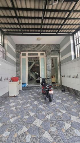 Bán gấp nhà mặt tiền mới đẹp lung linh ở ngay Lưu Hữu Phước, 84m2, 4T, SHR, chỉ 6.7 tỷ.
