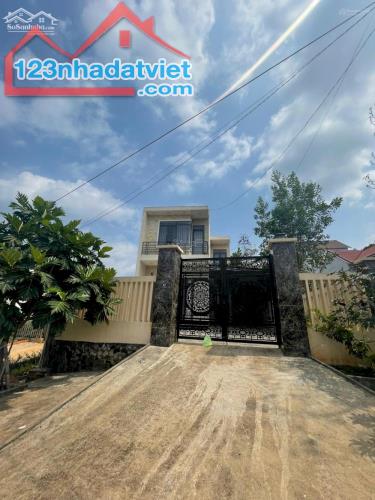 Bán nhà riêng tại Nghĩa Trung, 3.9 tỷ, 270m2, 3PN, 3WC, pháp lý đầy đủ