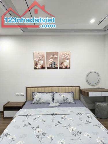 NHÀ MỚI PHỐ GIA THƯỢNG, CHỦ XÂY TÂM HUYẾT 47M, 5T, GIÁ NHỈNH 6 TỶ.