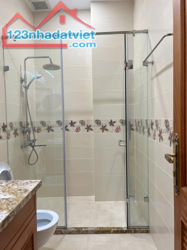 Nhà mới 2 mặt hẻm 3 tầng nở hậu 8m sát đường Trần Bình Trọng P2Q5 - 4