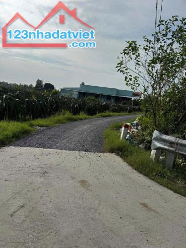 1,3công đất tại ấp 1,xã Vĩnh Công,Châu Thành,Long An