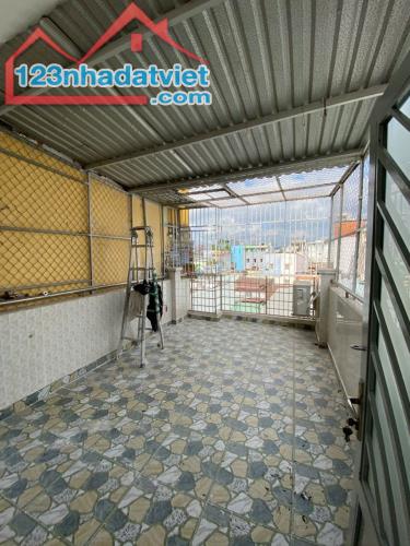 Bán nhà đẹp hẻm oto kế mặt tiền  Âu Cơ quận 11Dt 40m2- 4 tàng chỉ 5.7 tỷ tl - 2