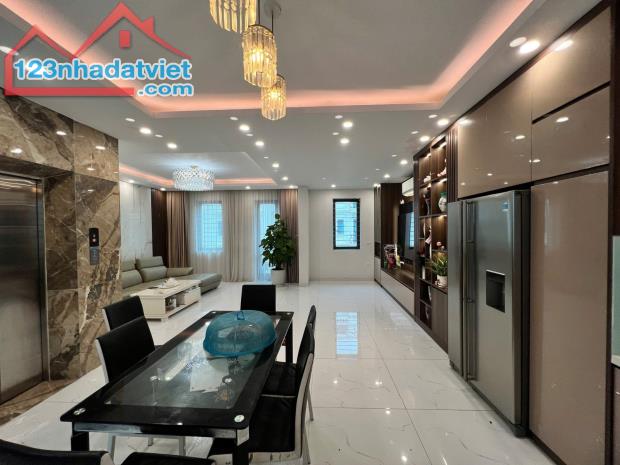 Bán mặt phố đường 19/5, Hà Đông, 108m2, 4 tầng, oto tránh, kinh doanh đỉnh, nhỉnh 32tỷ