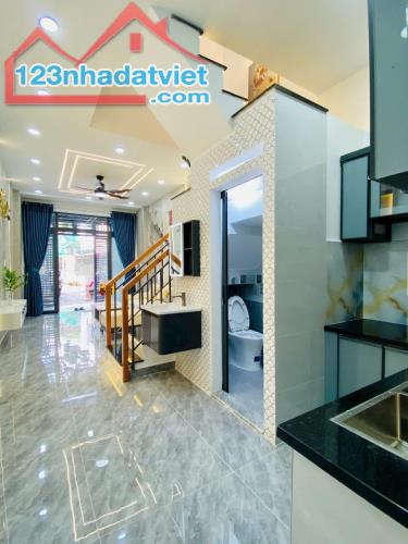 Siêu Phẩm HXH Đậu Nhà - Liền Kề Các Trường Đại Học - 49m² - 2 Tầng - Nguyễn Văn Lượng - GV - 1