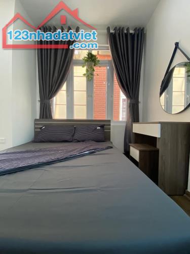Bán tòa CHDV Cao Cấp - Lạc Long Quân - 76m2 x 8T Lô Góc - Thang máy - Oto đỗ cửa - 4