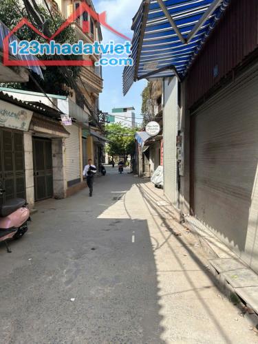 Bán Nhà Giá Rẻ Phố Nguyễn Khoái - Trung Tâm Hoàng Mai - Mới Koong - 54mx5 Tầng - Chỉ 13 Tỷ