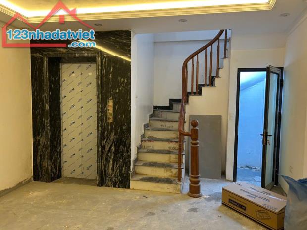 Bán Nhà Giá Rẻ Phố Nguyễn Khoái - Trung Tâm Hoàng Mai - Mới Koong - 54mx5 Tầng - Chỉ 13 Tỷ - 1