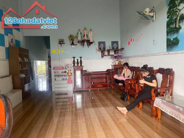 TÔI ĐANG CẦN BÁN GẤP LÔ ĐẤT VƯỜN HIỆN CÓ 300 CÂY SÀU RIÊNG NHÀ TRÊN ĐẤT ĐIỆN NƯỚC ĐẦY ĐỦ - 3