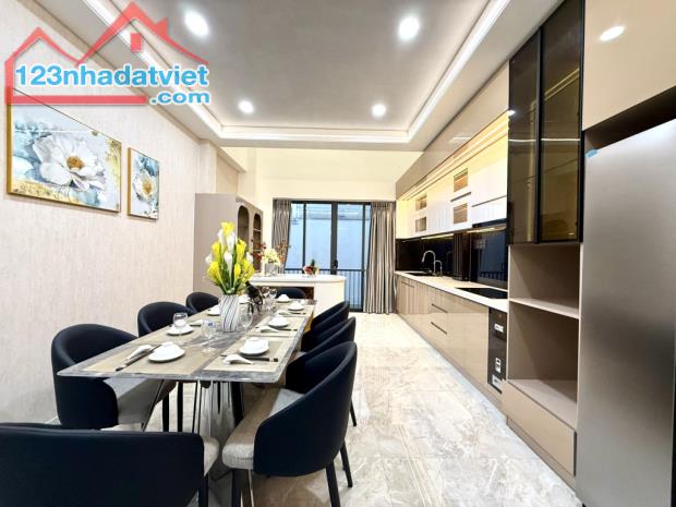 BÁN NHÀ 6 TẦNG HẺM 8M NGUYỄN VĂN KHỐI. PHƯỜNG 11 GÒ VẤP . DT80M. GIÁ 16.8 TỶ - 2