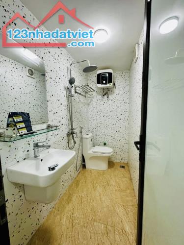 NHÀ TRẦN QUỐC HOÀN ĐẸP LUNG LINH, 60M2, 2 PN, NHỈNH 3 TỶ, FULL NỘI THẤT - 2