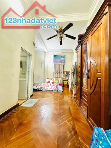 Lô góc, sân thoáng, bán nhà đường Giải Phóng 48M x 5 tầng giá 8,9 tỷ - 1