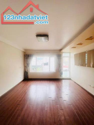 BÁN NHÀ VƯƠNG THỪA VŨ, THANH XUÂN - PHÂN LÔ - Ô TÔ ĐỖ CỬA - 72M 5 TẦNG MT5M GIÁ 22 TỶ Ở