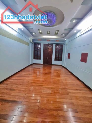 HOÀNG QUỐC VIỆT -CẦU GIẤY, BÁN NHÀ 5 TẦNG, 60M2,Ô TÔ ĐỖ CỬA NGÀY ĐÊM, 2 MẶT NGÕ - 1
