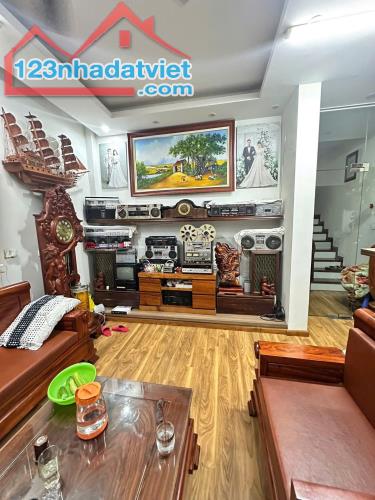 Bán Nhà ĐƯỜNG LÁNG 50m2, 5 TẦNG, GARA Ô TÔ, VỊ TRÍ VÀNG, KD, VĂN PHÒNG 18,5 TỶ - 1