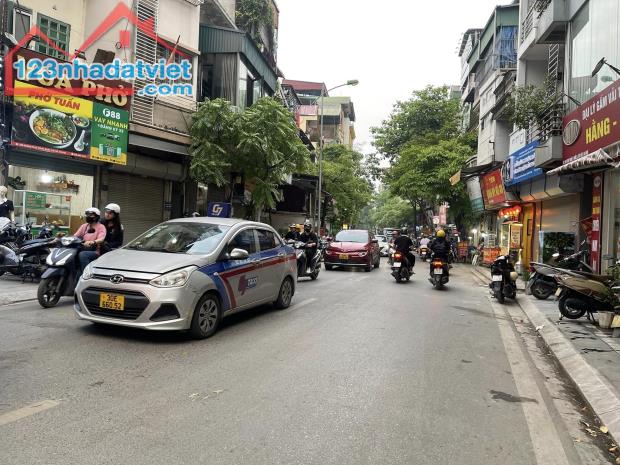 NHÀ MẶT PHỐ 2 THOÁNG 20 TỶ 55m 2 TẦNG MT 5m VỈA HÈ Ô TÔ TRÁNH KINH DOANH THUỴ KHUÊ TÂY HỒ - 1