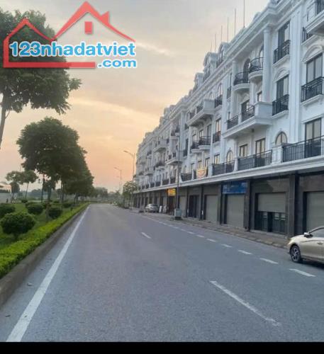 Bán nhà phố mặt phố KĐT Bắc Đầm Vạc, Vĩnh Yên, Vĩnh Phúc. Giá chỉ 8,4 tỷ - 2