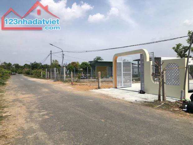 Nhà vườn mt đường nhựa xã Tân Ân, Cần Đước dt 264m2 thổ , 2pn 1wc giá 2,4 tỷ - 1