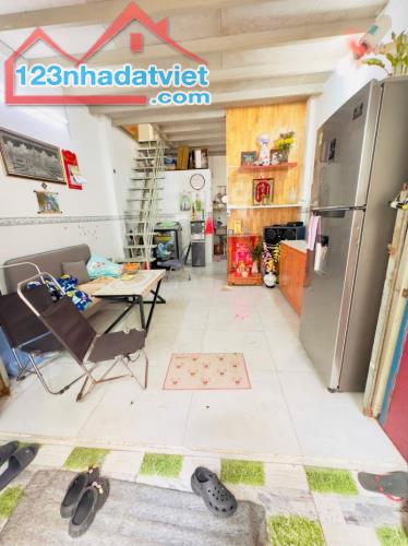 1 CĂN RA MẶT TIỀN BÔNG SAO - NHÀ 1 TRỆT 1 LẦU - 26M2 - KHU VIP - CHỈ 3.02 TỶ - 2
