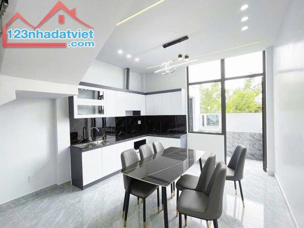 Nhà KDC Trung Thành, 1 trệt 1 lầu đã có sổ hồng riêng 108m2, 3PN 2WC - 1