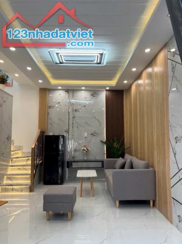 NHÀ ĐẸP GIÁ TỐT – CHỈ 3,xx TỶ - KHÔNG MUA LÀ MẤT! - HẺM THÔNG XE HƠI - SÁT QUANG TRUNG GV - 1