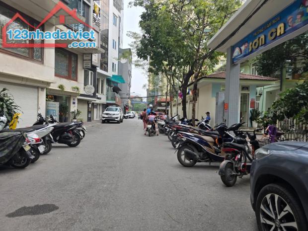 Bán nhà Lô Góc Ôtô tránh Phố Nguyễn Chánh,K.Doanh đỉnh 64m2/5Tầng,MT 5m 26.8 Tỷ