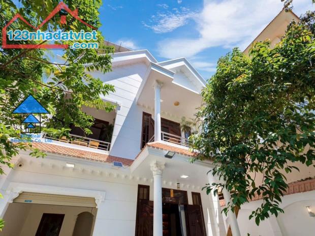 BÁN BIỆT THỰ NGHĨ DƯỠNG HỒ BƠI TO LẠC LONG QUÂN VŨNG TÀU B469 - 1
