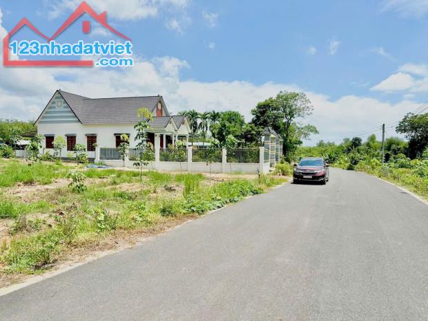 KẸT TIỀN BÁN GẤP 250M2 ĐẤT THỔ CƯ, SHR SÁT CHỢ, TRƯỜNG ĐÔNG DÂN. GIÁ 480TR