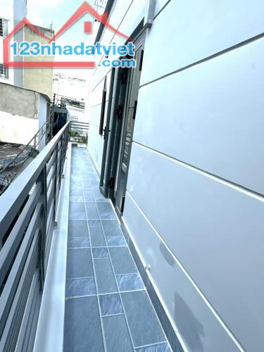 Bán Nhà Quang Trung - Gò Vấp - Căn Góc Ngay Mercedes - 34m² - Đường Ôtô - 2 Tầng - 5