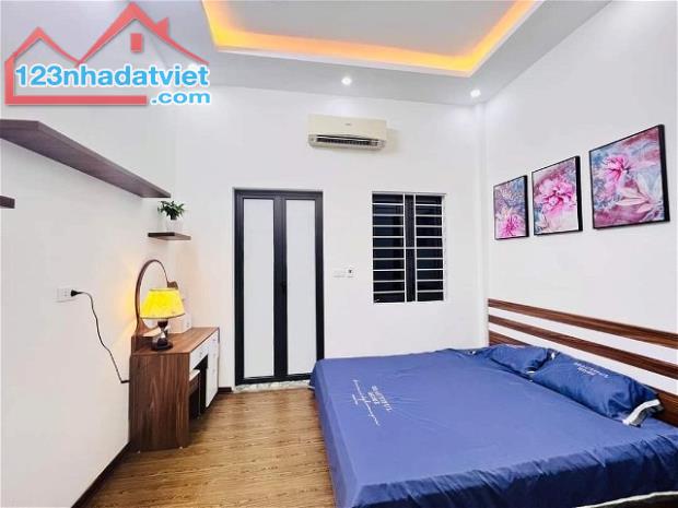 Bán căn Biệt thự Ciputra - Tây Hồ: Ở ngay, mặt tiền bề thế, vỉa hè đá bóng, ô tô 2 chiều.