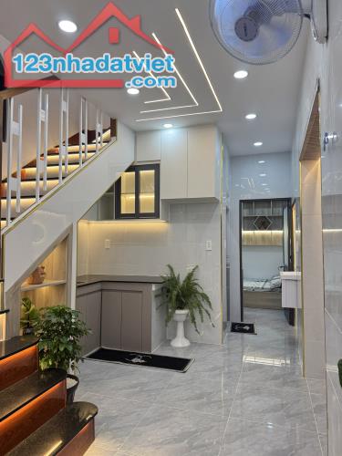 NHÀ ĐẸP CĂN GÓC Ở NGAY - TRẦN THỊ NGHỈ - GÒ VẤP - 2TÂNG - DTSD 60M² - 3PN (CÓ PHÒNG TRỆT - 1