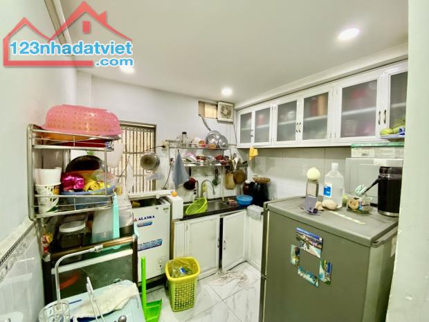 Nhà đẹp giá tốt ở ngay Trịnh Đình Thảo - Tân Phú giáp Q10, 2 tầng gần Đầm Sen chỉ 3.x tỷ, - 1