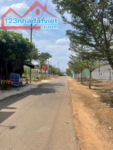 Bán lô đất  5x 20  sổ riêng thổ cư kế bên kcn bầu  xéo - 1