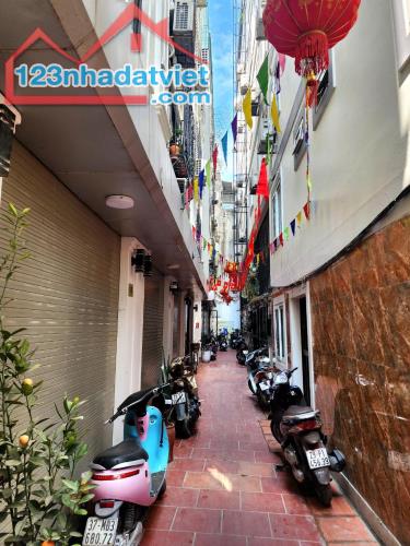 Nhà đẹp Lạc Long Quân, full nội thất xịn chỉ 7.3 tỷ
