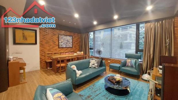 phân lô ô tô tránh cực VI vừa ở vừa giữ tiền Đốc Ngữ 5 tầng  120m nhỉnh 30 tỷ