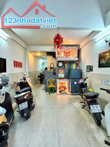 Giá mềm nhất quận 5: 8.5 tỷ  - Trần Phú - DT:43M- 3.6X12- trệt Lửng 3 lầu 4pn 4wc ST - 1